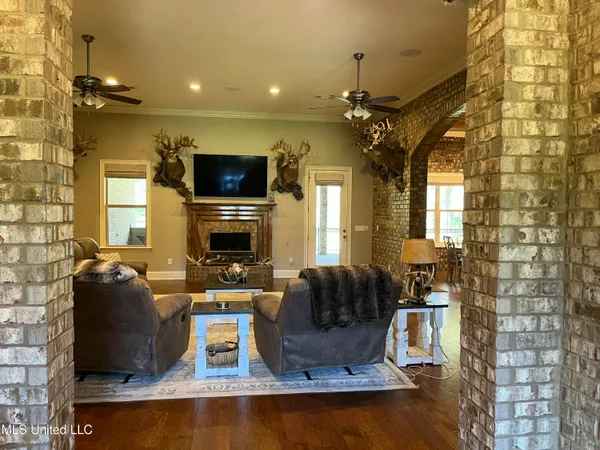 $599,000 | 210 White Street, Florence, MS 39073