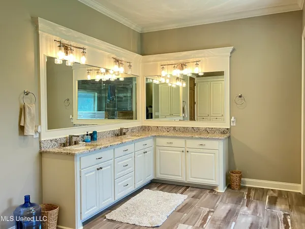 $599,000 | 210 White Street, Florence, MS 39073