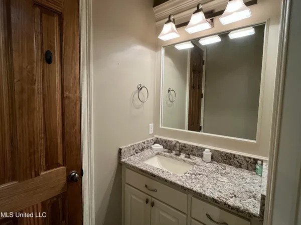 $599,000 | 210 White Street, Florence, MS 39073