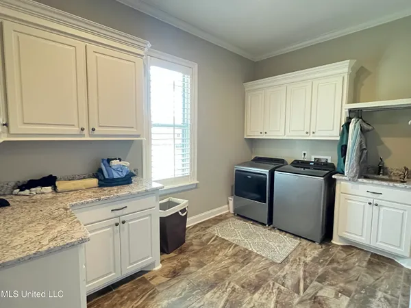 $599,000 | 210 White Street, Florence, MS 39073