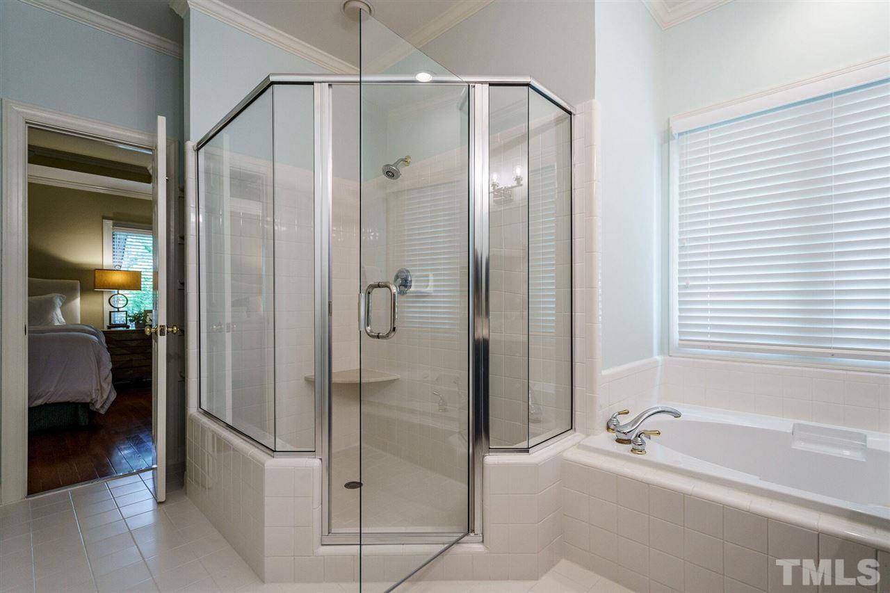 3304 Glade Spring Court Raleigh, NC 27612 - Photo 14 of 27