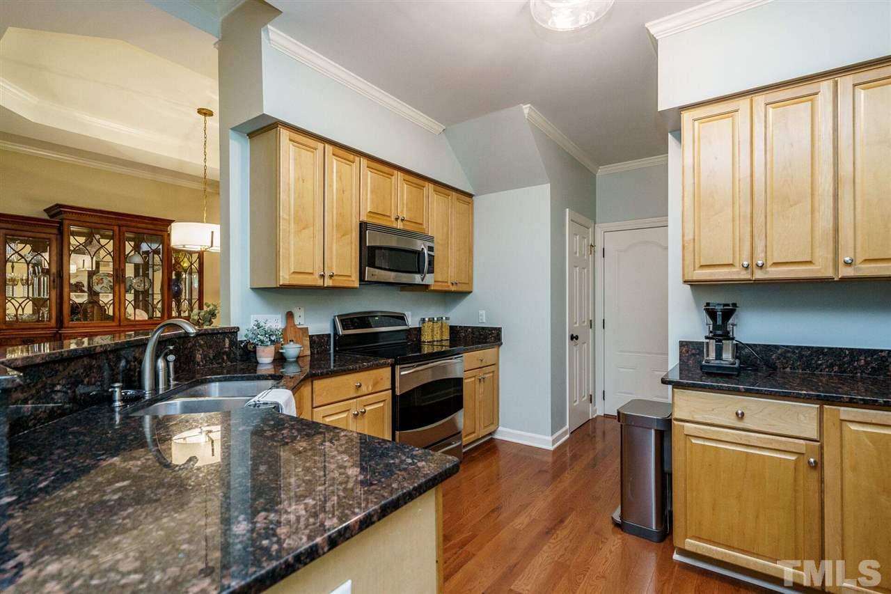3304 Glade Spring Court Raleigh, NC 27612 - Photo 9 of 27