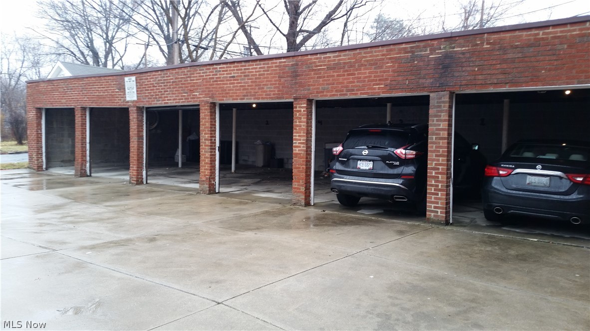 2649 Noble Road Cleveland Heights, OH 44121 - Photo 4 of 26