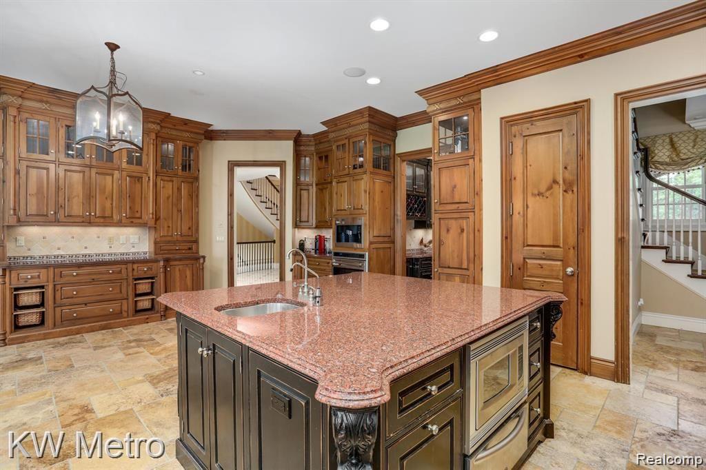4640 Wind Ridge Court Rochester, MI 48306 - Photo 17 of 59
