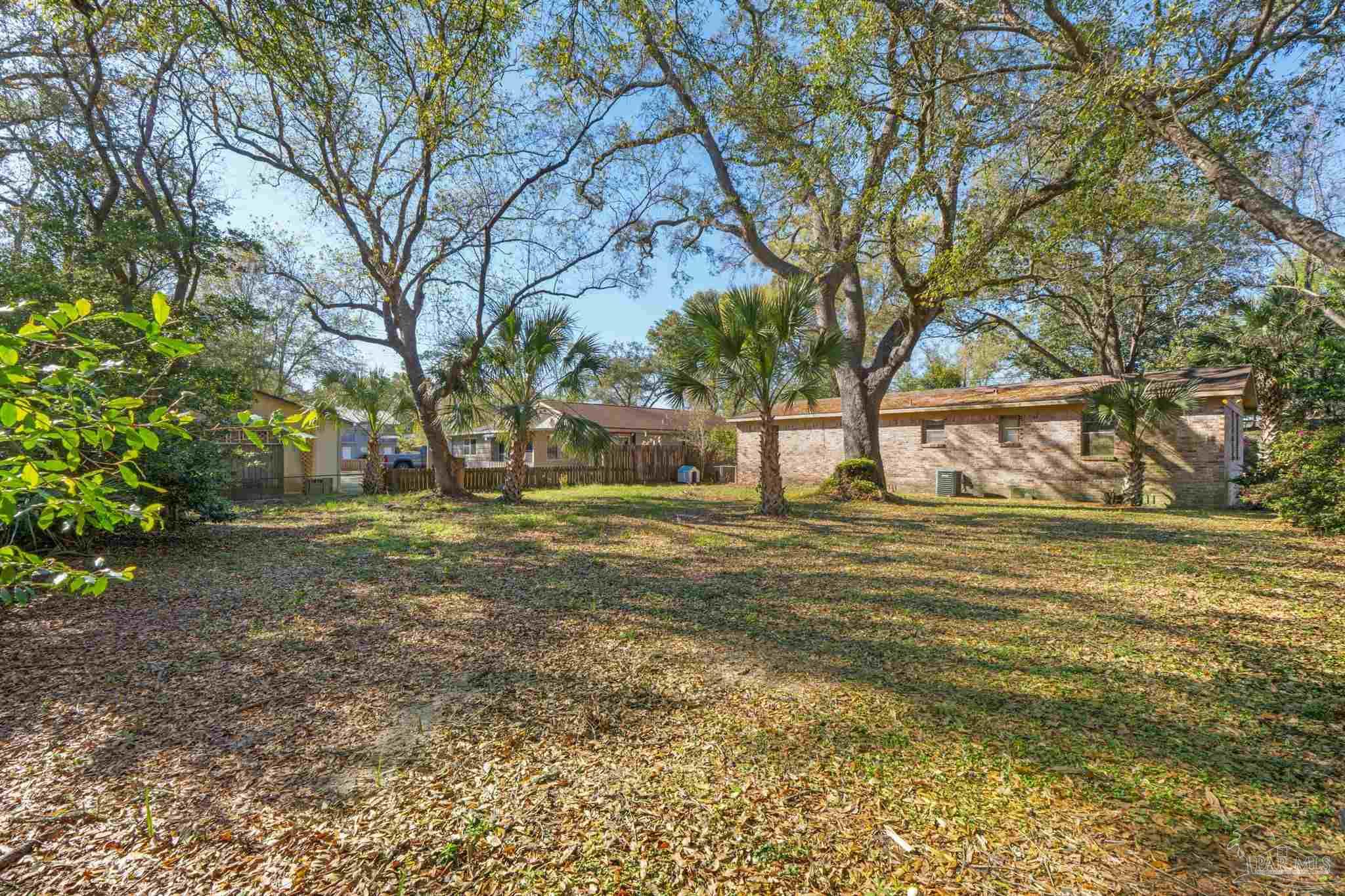 1811 Dewrell Square Pensacola, FL 32504 - Photo 26 of 27