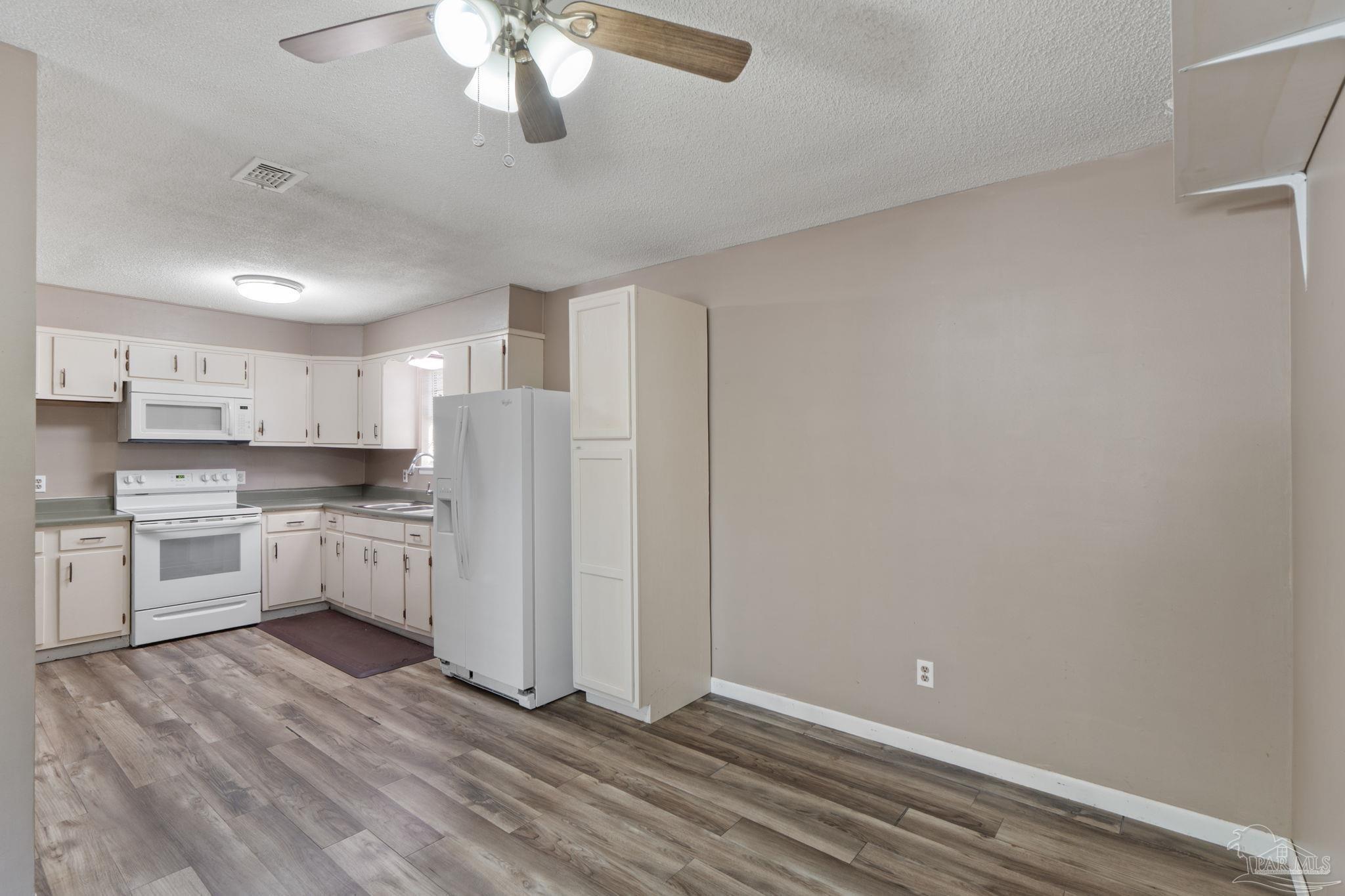 1811 Dewrell Square Pensacola, FL 32504 - Photo 7 of 27