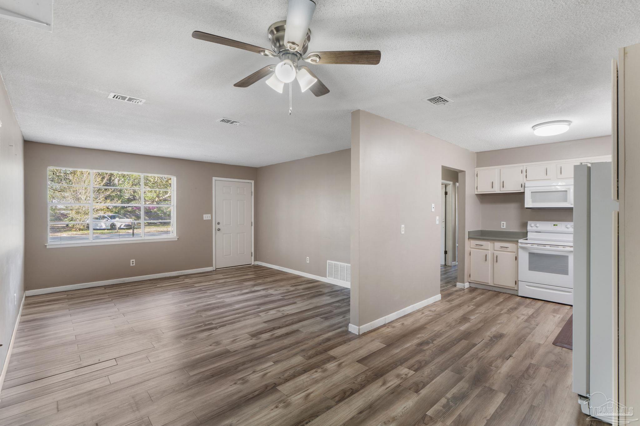1811 Dewrell Square Pensacola, FL 32504 - Photo 8 of 27