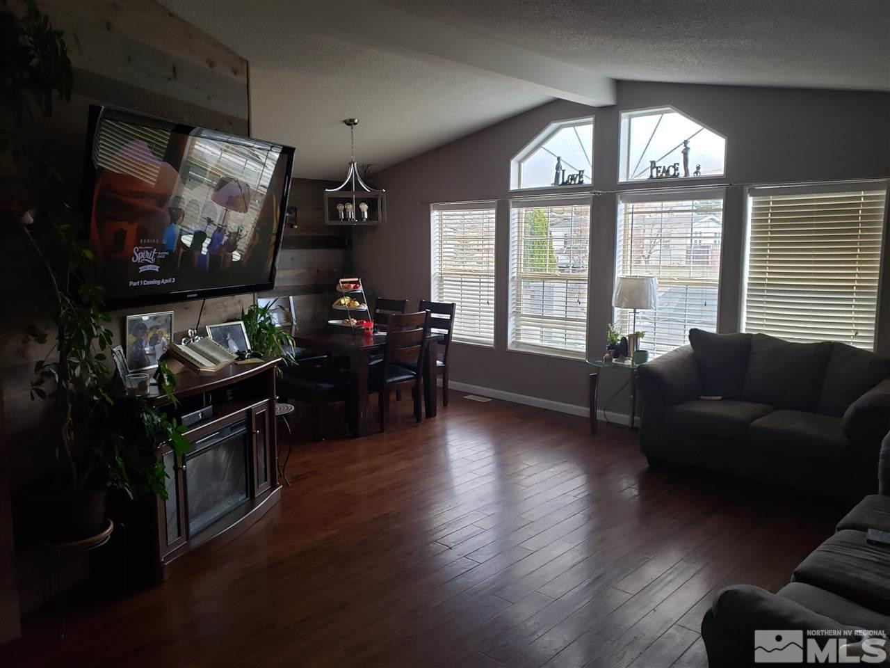 1575 Newport Lane Reno, NV 89506 - Photo 4 of 16 Photo 4