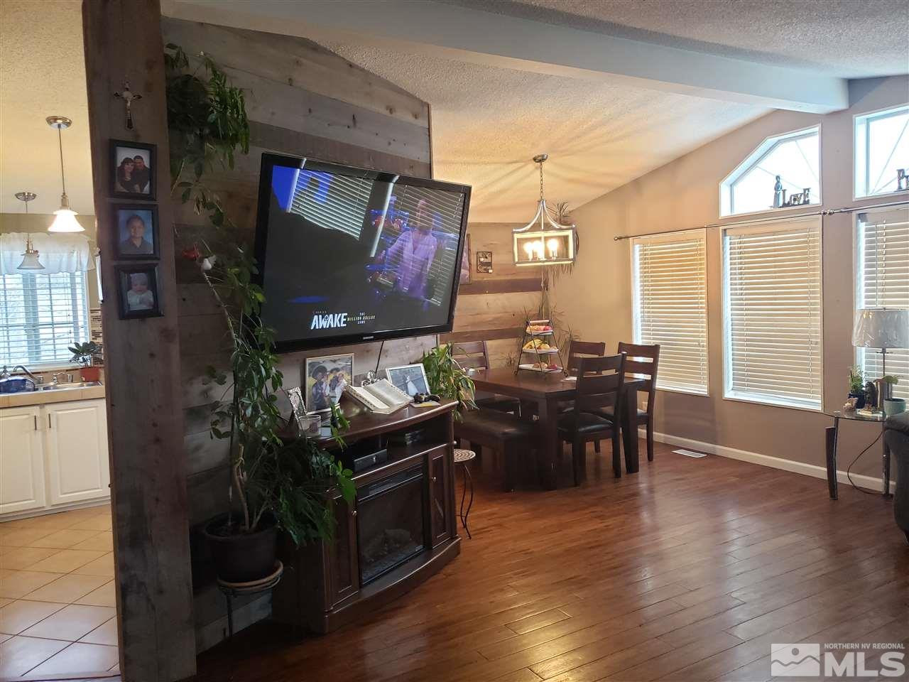 1575 Newport Lane Reno, NV 89506 - Photo 6 of 16 Photo 6