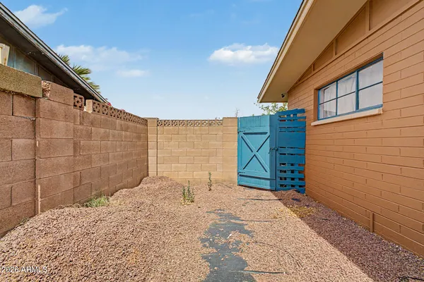 $320,000 | 2125 West 2nd Street, Mesa, AZ 85201