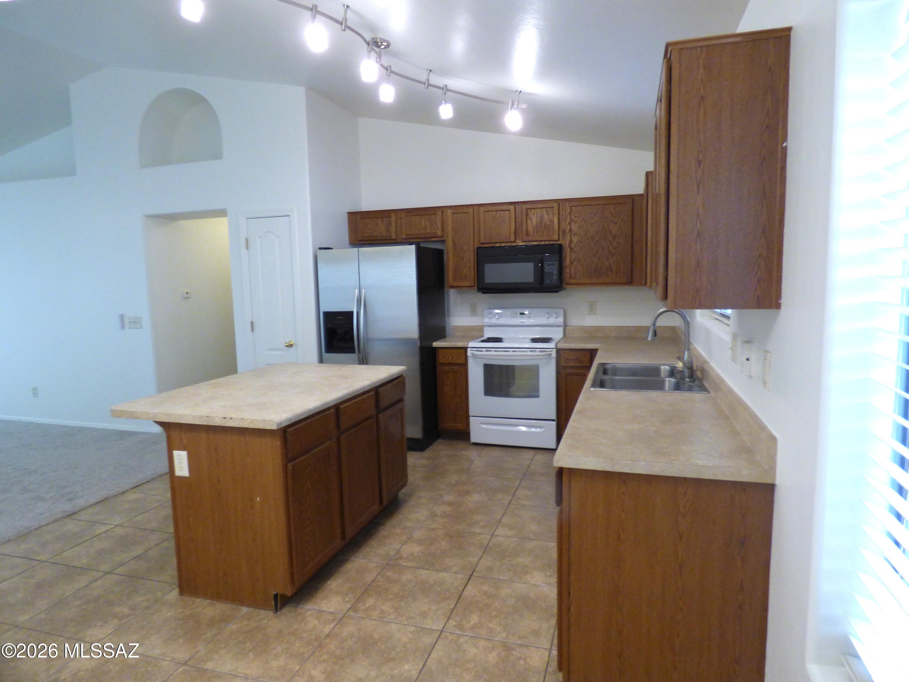 60499 Alpine Way Tucson, AZ 85739 - Photo 9 of 29