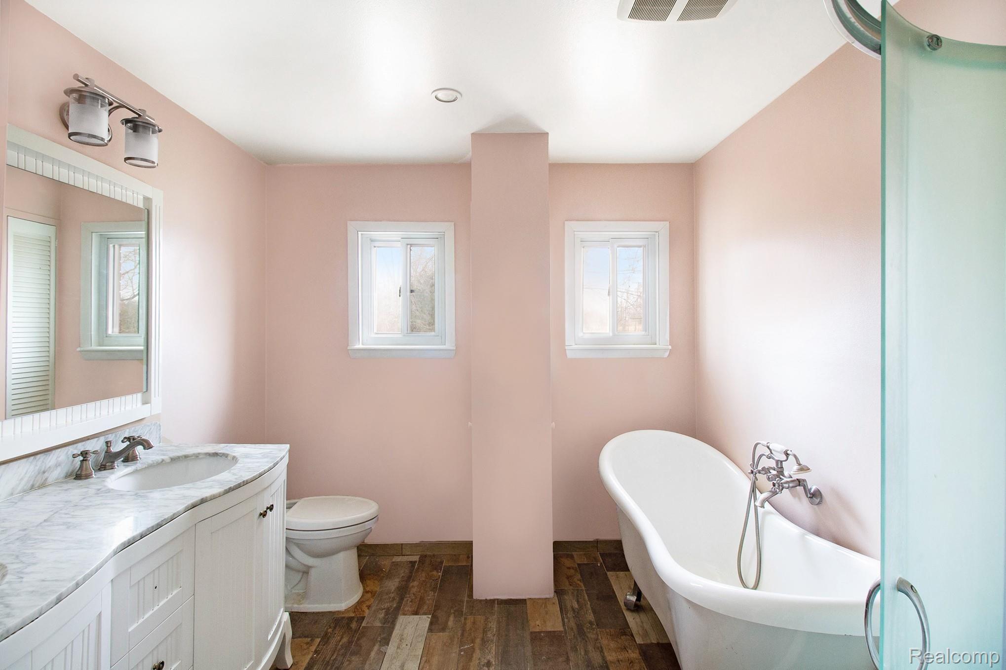 8475 Mason Road Fowlerville, MI 48836 - Photo 12 of 63 Large bathroom