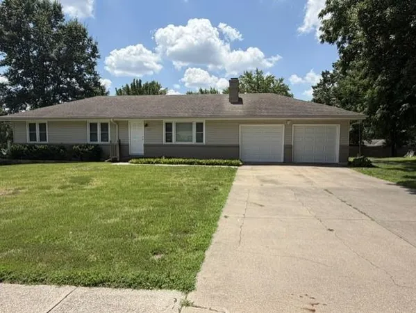 $339,950 | 10201 West 69th Street, Shawnee, KS 66203