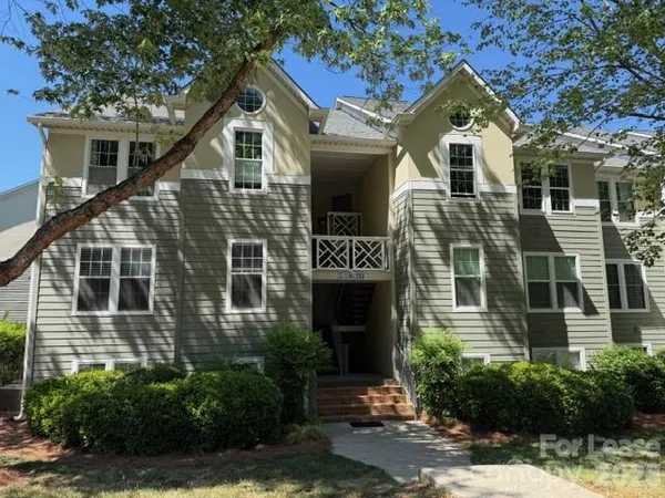 $1,900 | 19839 Henderson Road, Unit C, Cornelius, NC 28031