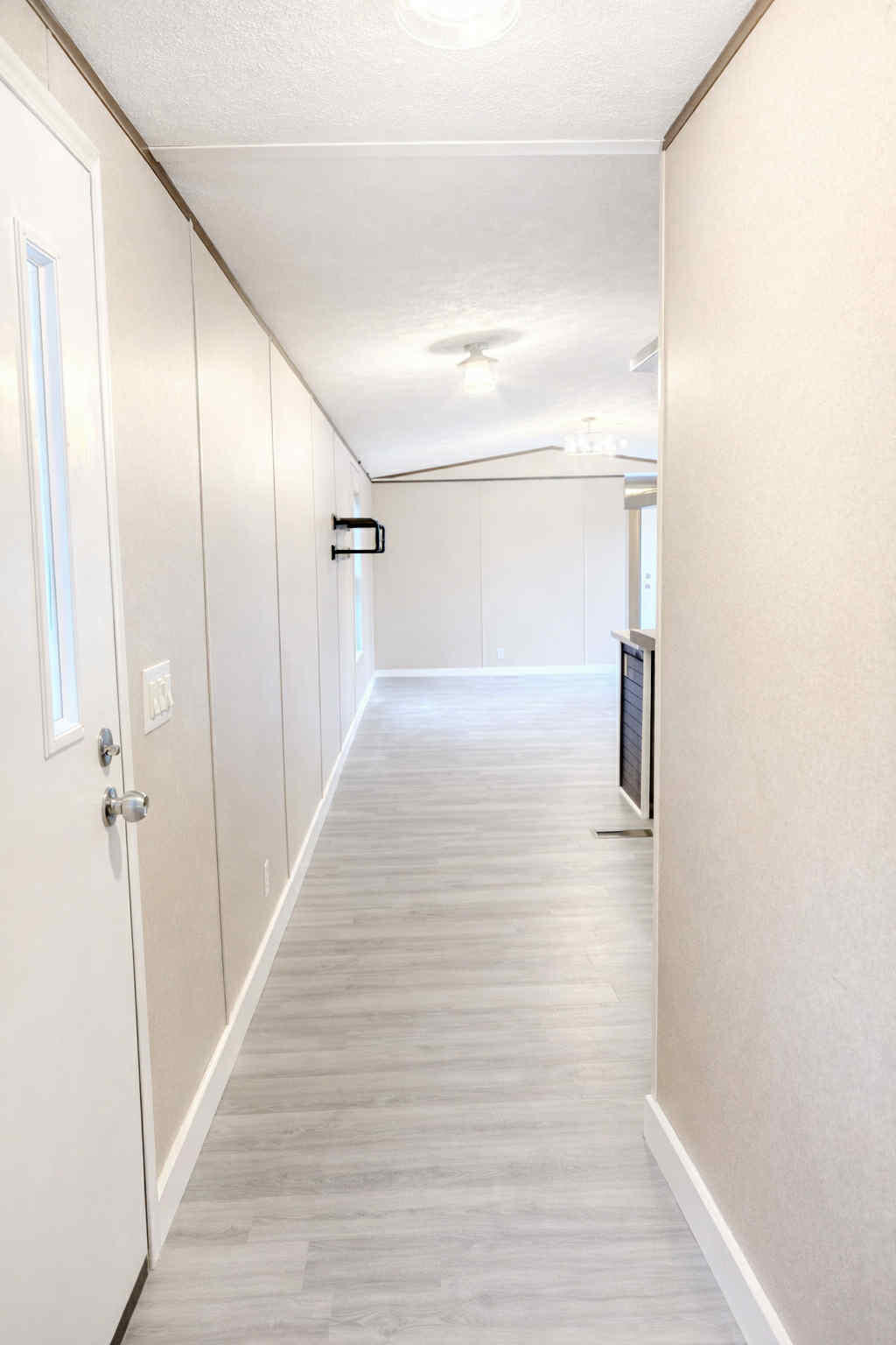 232 North Raphael Road DeFuniak Springs, FL 32433 - Photo 4 of 8 hallway