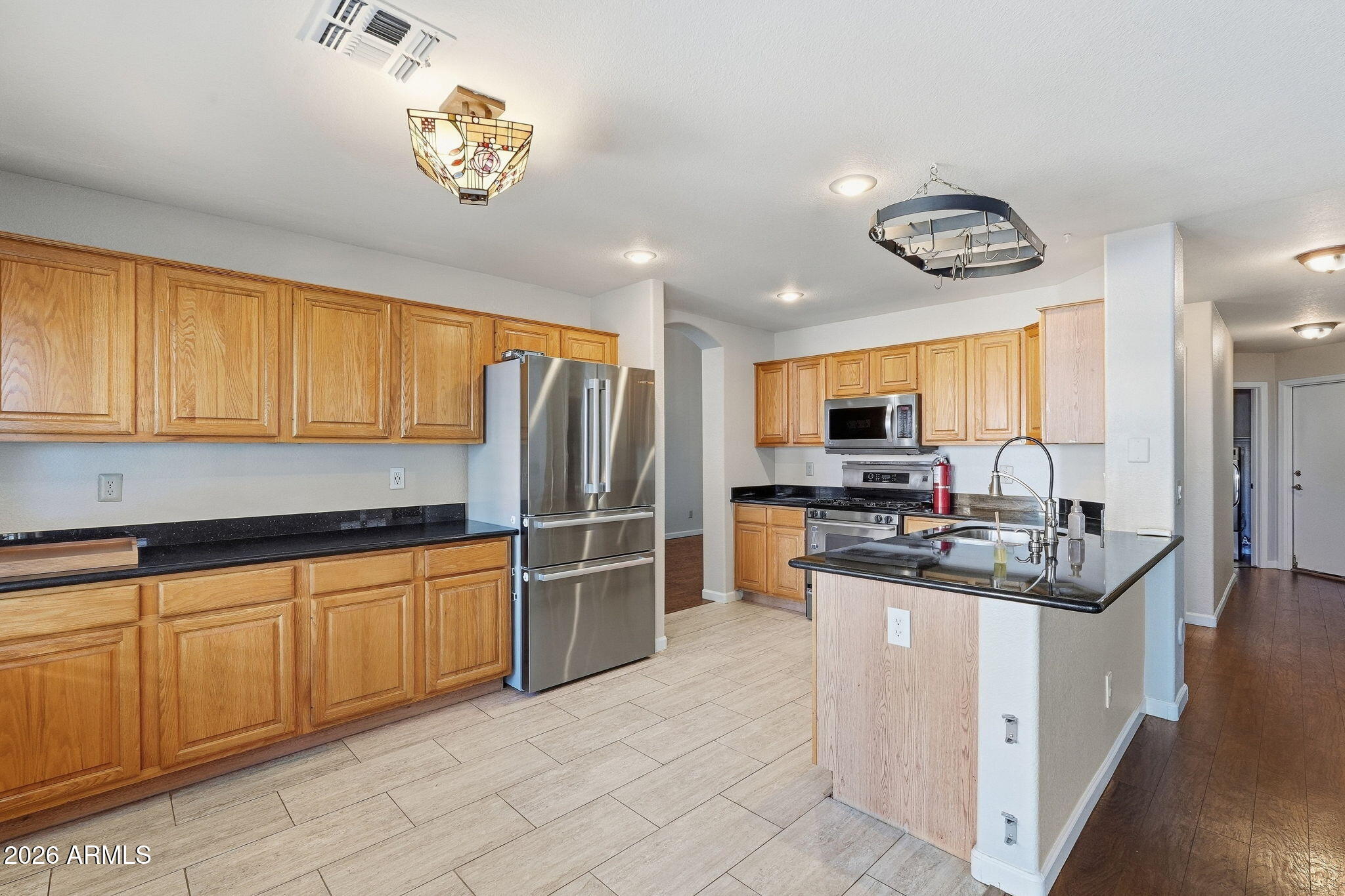 462 West Colt Road Tempe, AZ 85284 - Photo 11 of 40 Kitchen
