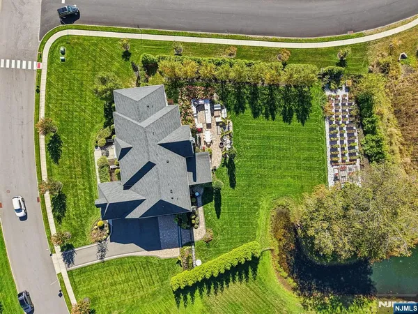 a view of house that has garden