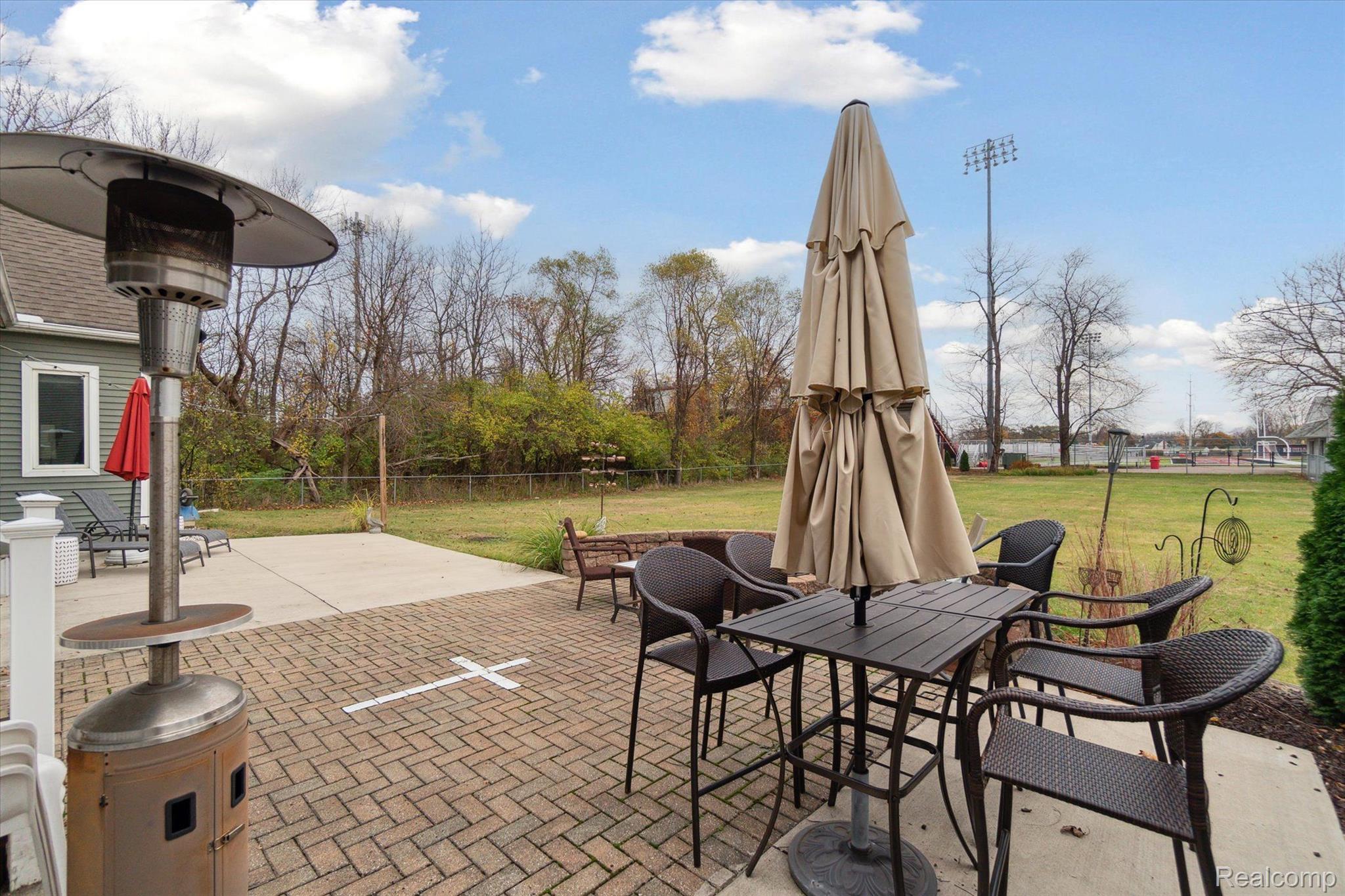 9216 Newburgh Road Livonia, MI 48150 - Photo 39 of 43 Beautiful outdoor oasis.