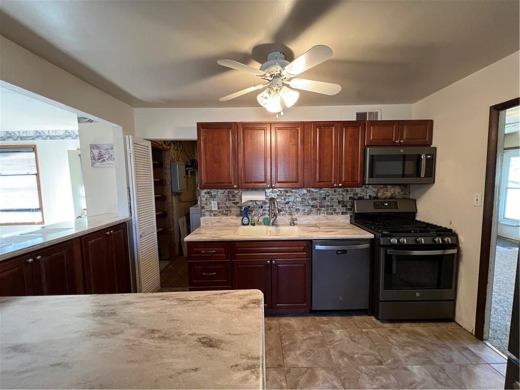 145 Locust Street Beaver, PA 15009 - Photo 4 of 28