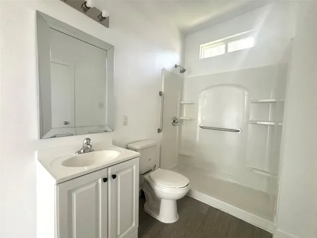 $1,900 | 2410 East 12th Street, Austin, TX 78702