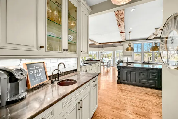 $1,849,000 | 214 East Beechwood Court, Mequon, WI 53092