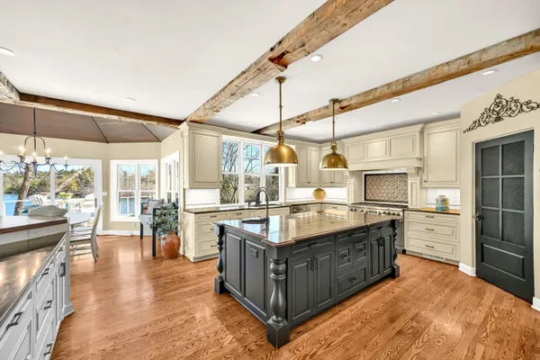$1,849,000 | 214 East Beechwood Court, Mequon, WI 53092