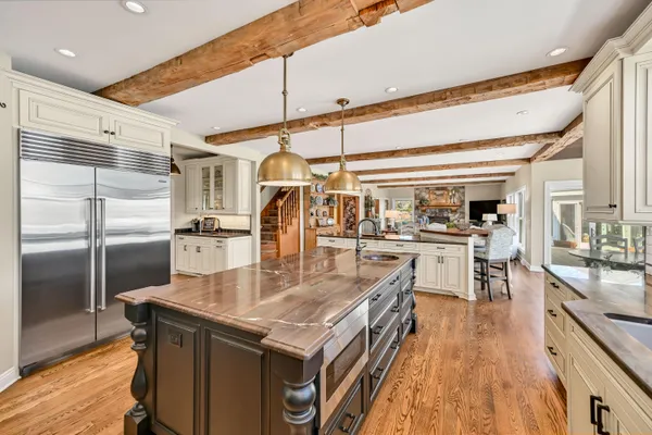 $1,849,000 | 214 East Beechwood Court, Mequon, WI 53092