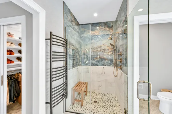 $1,849,000 | 214 East Beechwood Court, Mequon, WI 53092