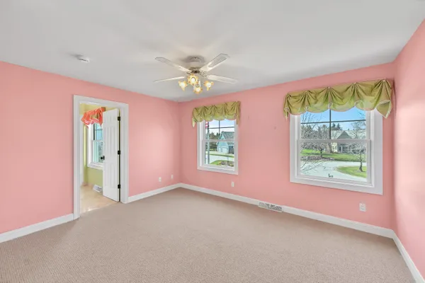 $1,849,000 | 214 East Beechwood Court, Mequon, WI 53092