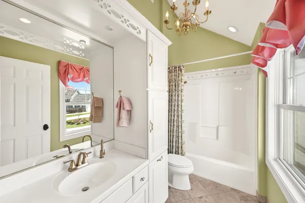 $1,849,000 | 214 East Beechwood Court, Mequon, WI 53092