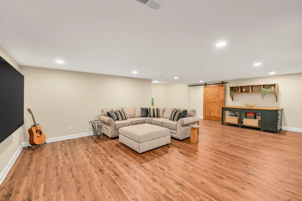 $1,849,000 | 214 East Beechwood Court, Mequon, WI 53092