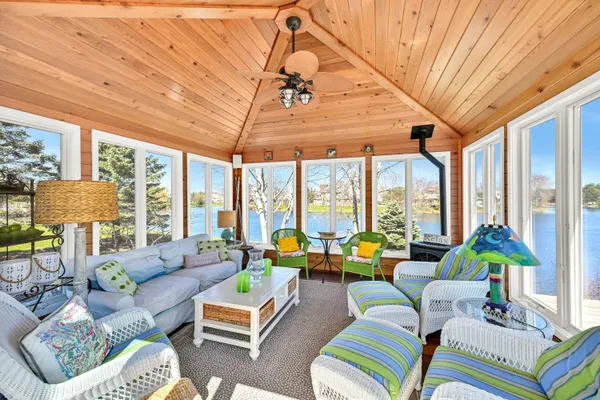 $1,849,000 | 214 East Beechwood Court, Mequon, WI 53092