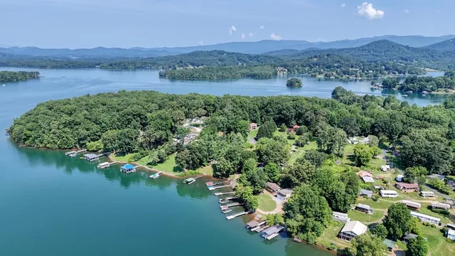 $575,000 | 109 Canary Lane, Hayesville, NC 28904