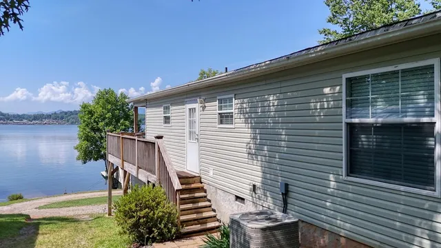 $575,000 | 109 Canary Lane, Hayesville, NC 28904
