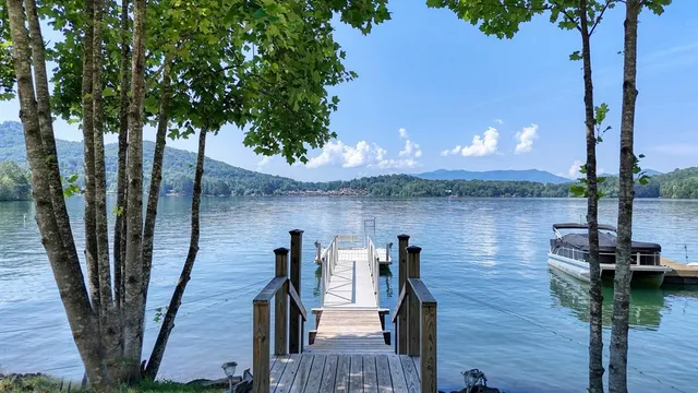 $575,000 | 109 Canary Lane, Hayesville, NC 28904