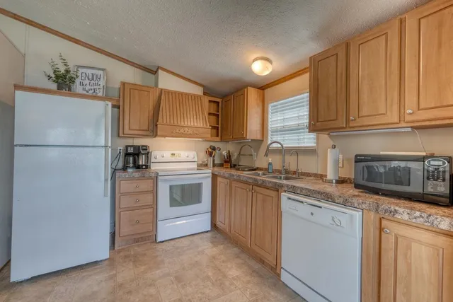 $575,000 | 109 Canary Lane, Hayesville, NC 28904