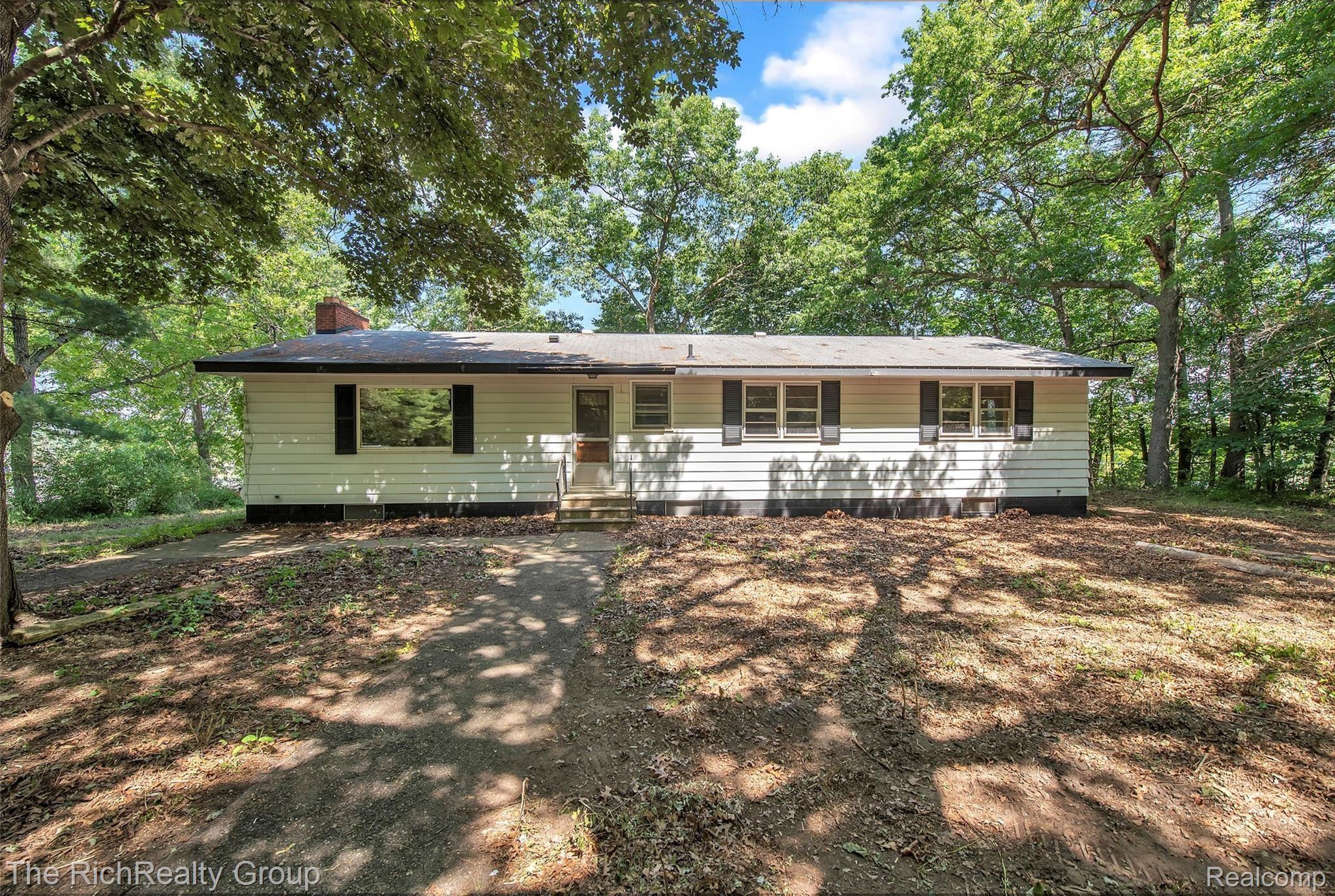 8822 River Valley Road Brighton, MI 48116 - Photo 3 of 44 8822-River-Valley-Rd-Brighton-MI-48116-windowstill-3.jpg