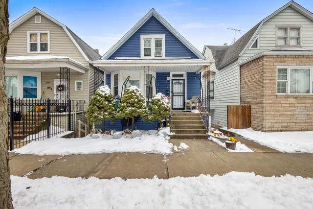 $225,000 | 10408 South Ave J, Chicago, IL 60617