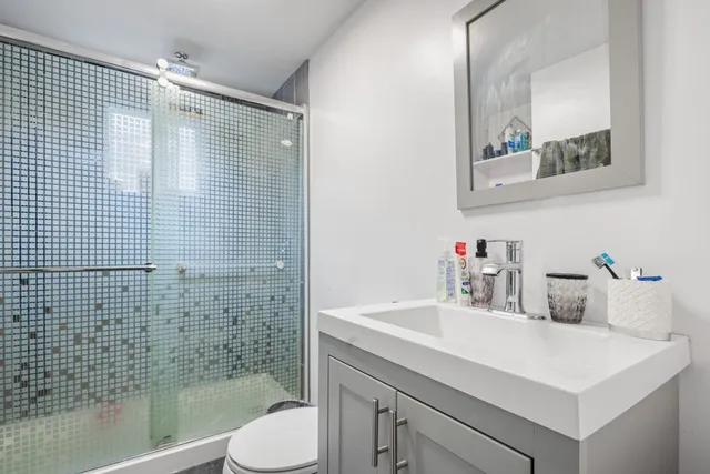 $225,000 | 10408 South Ave J, Chicago, IL 60617