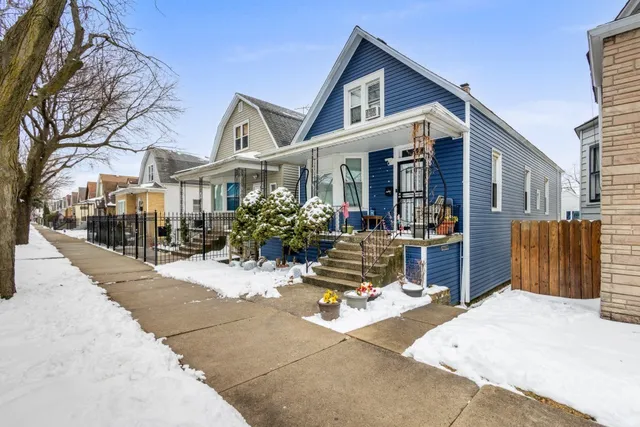 $225,000 | 10408 South Ave J, Chicago, IL 60617