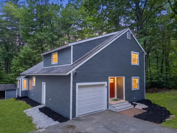 $615,000 | 29 Cunningham Drive, Derry, NH 03038