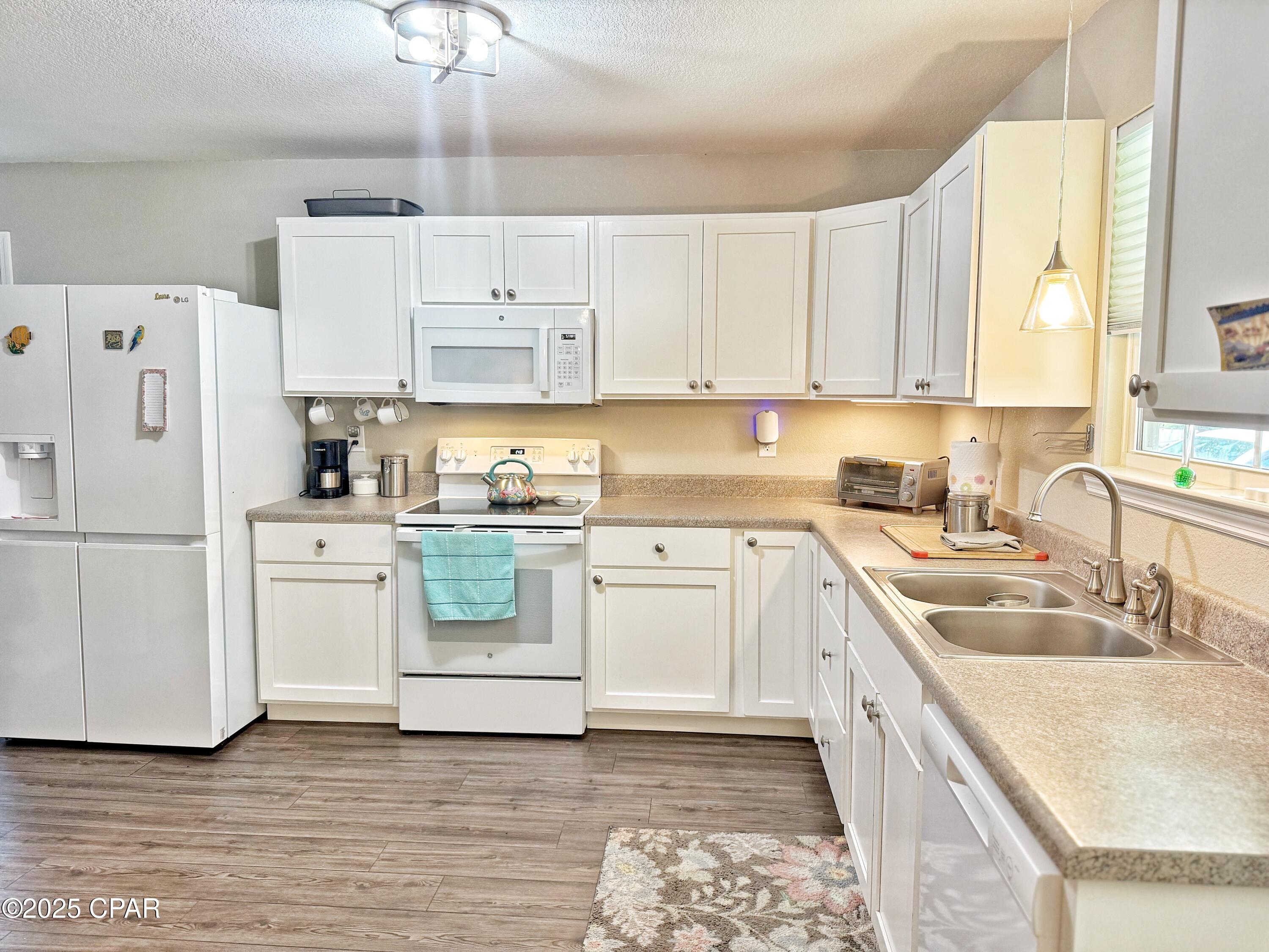 6589 Grande Oak Loop Grand Ridge, FL 32442 - Photo 11 of 36 Gallery Image 11