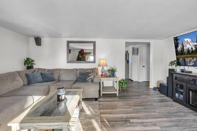 $299,900 | 6 Hillside Avenue, North Brookfield, MA 01535