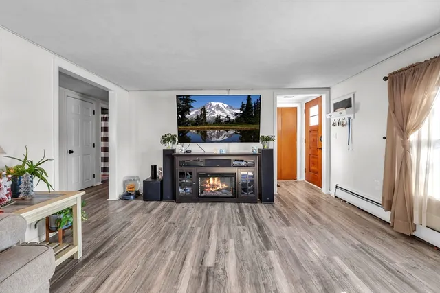 $299,900 | 6 Hillside Avenue, North Brookfield, MA 01535