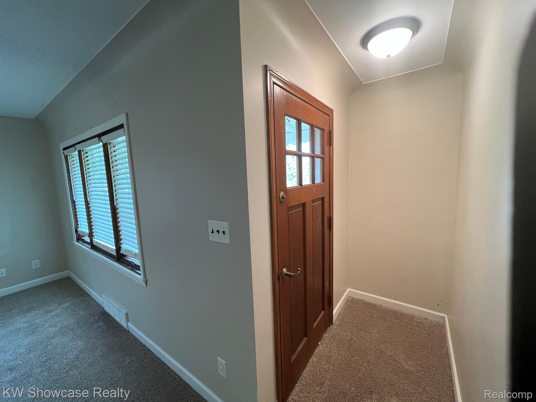 5958 Lakeshore Road Lexington, MI 48450 - Photo 9 of 21 Front door entryway