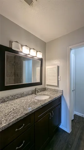 $2,000 | 5711 Sugar Hill Drive, Unit 98, Houston, TX 77057