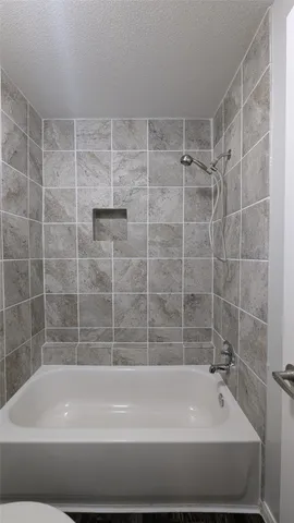 $2,000 | 5711 Sugar Hill Drive, Unit 98, Houston, TX 77057