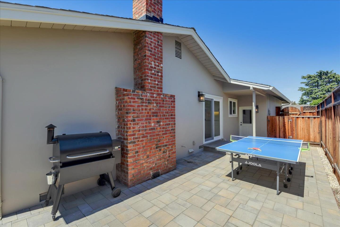 2215 Constitution Drive San Jose, CA 95124 - Photo 28 of 36 a balcony with furniture and a rug