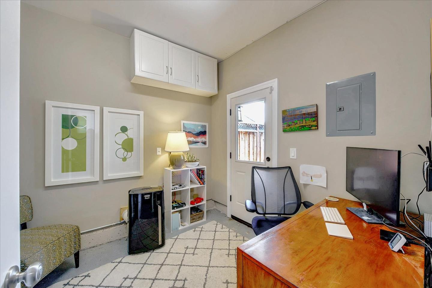 2215 Constitution Drive San Jose, CA 95124 - Photo 34 of 36 a bedroom with furniture and a window