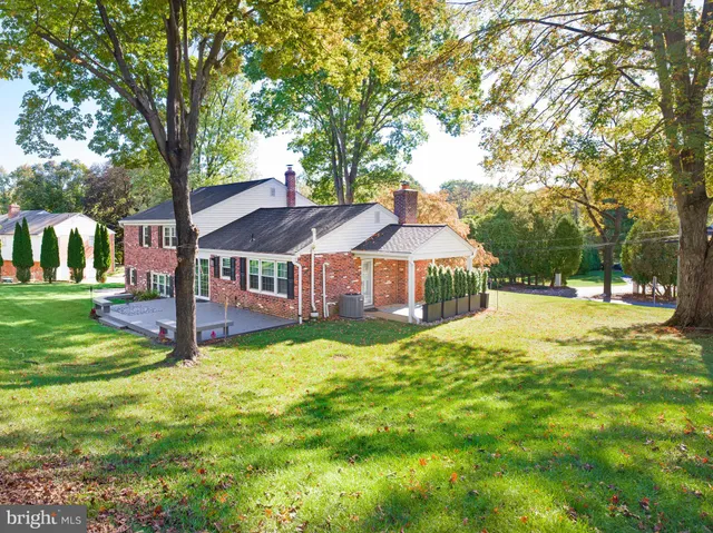 $999,000 | 481 Red Coat Lane, Wayne, PA 19087